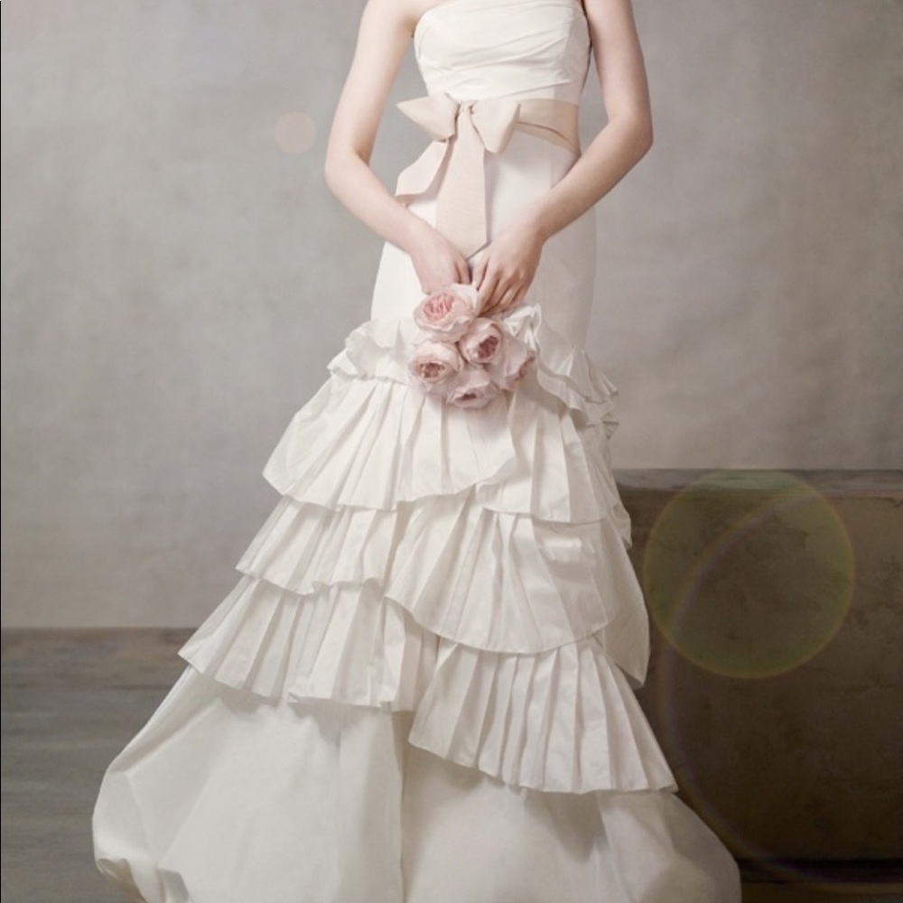 Wedding Dress - Picture 1 of 4